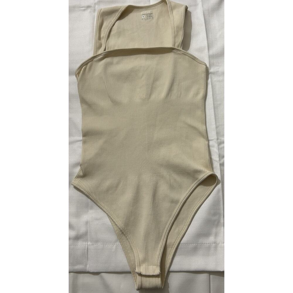 Women's OQQ Ribbed Square Neck Bodysuit Ivory-Size Medium